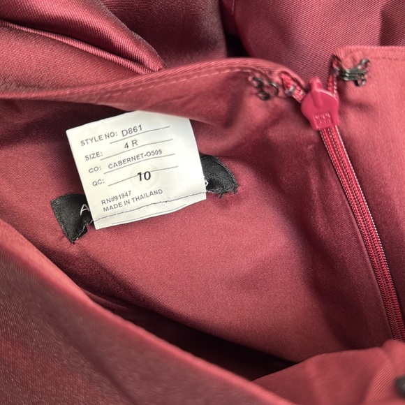 NEW Alfred Sung Bow Detail One-Shoulder Satin Twill Column Gown Sz 4 Cabernet - Picture 8 of 9